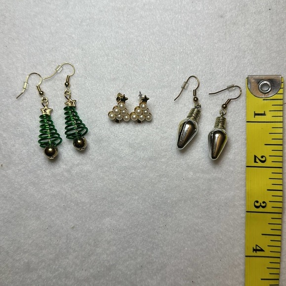 Christmas‎ Earrings - Picture 2 of 3